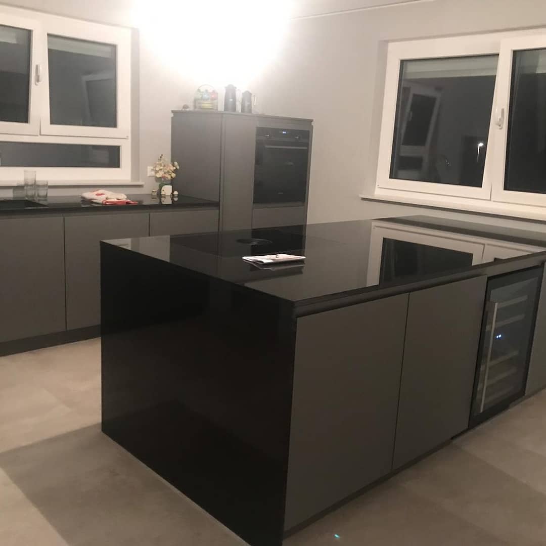 Kuche Mit Insel Und Fenster – Caseconrad.com